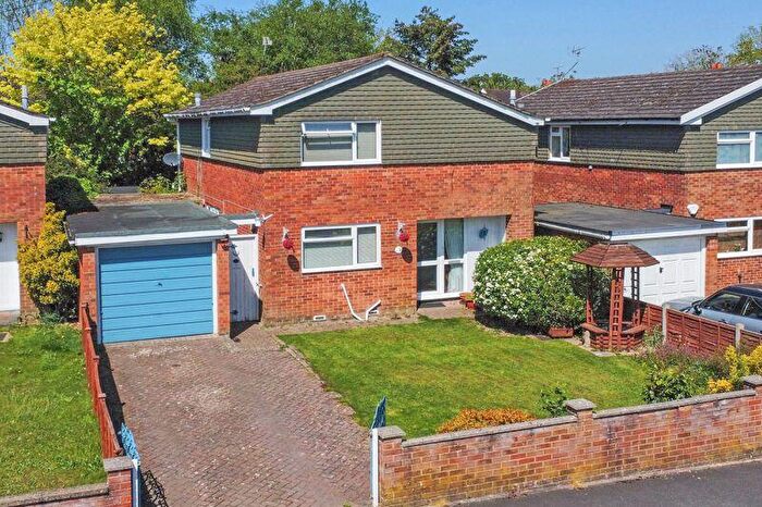 3 Bedroom Detached House For Sale In Bartley, SO40