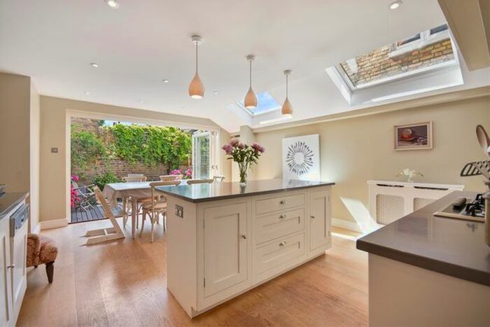 4 Bedroom Property To Rent In Bolingbroke Road, London W14