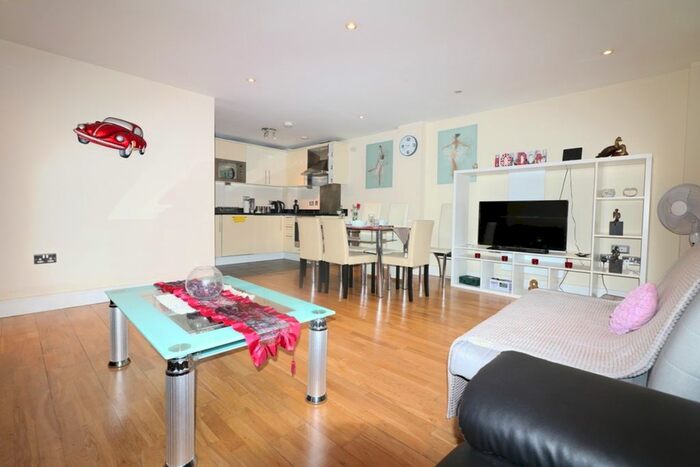 2 Bedroom Flat To Rent In Hare Marsh, Shoreditch / Brick Lane, E2