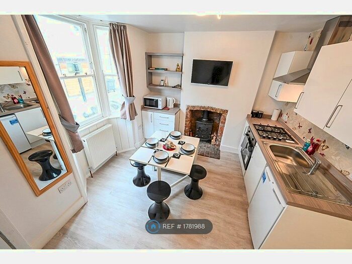2 Bedroom Terraced House To Rent In Castle Street, Brighton, BN1