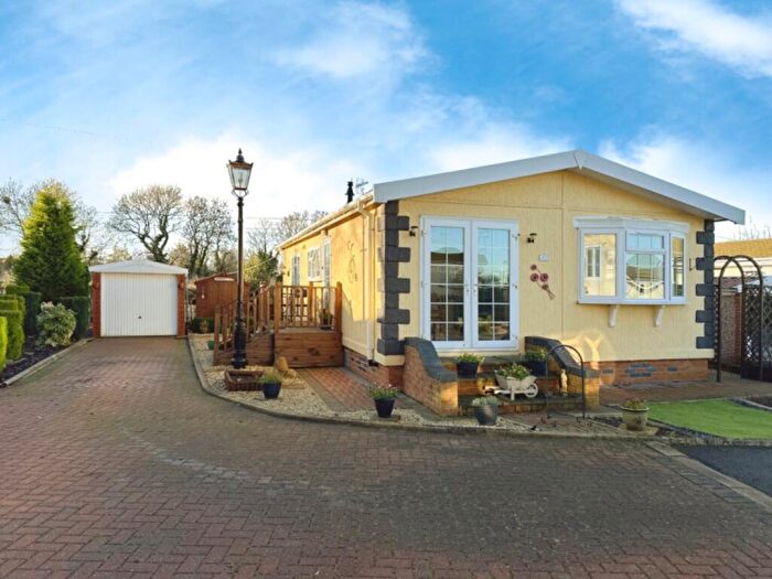2 Bedroom Park Home For Sale In Eastfield Park, Tuxford, Newark, NG22