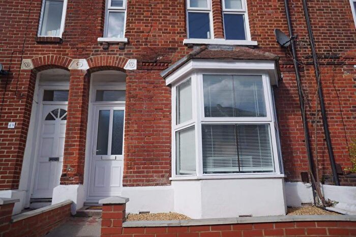 5 Bedroom Semi-Detached House To Rent In Cromwell Road, Southampton, SO15