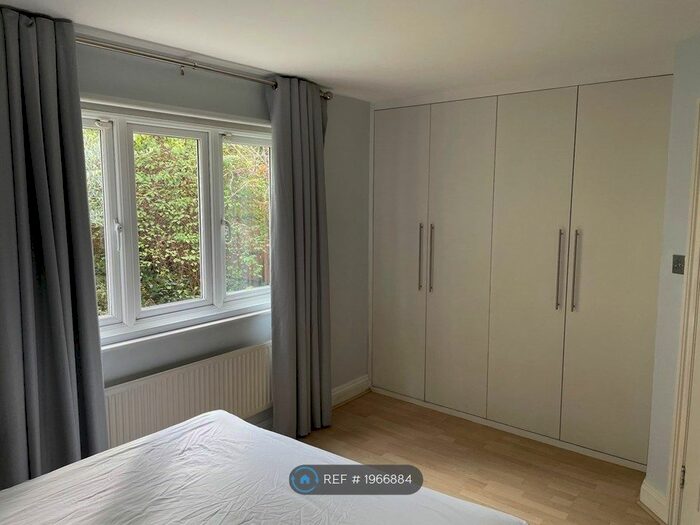 1 Bedroom Flat To Rent In Garden, London, W5