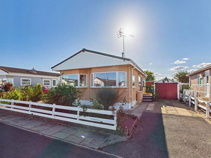2 Bedroom Park Home For Sale In Seaholme Road, Mablethorpe, LN12