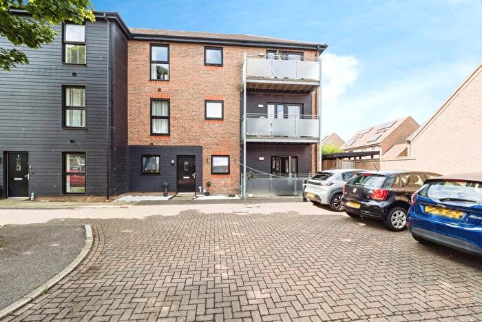 2 Bedroom Flat For Sale In Dunningford Close, Hornchurch, RM12