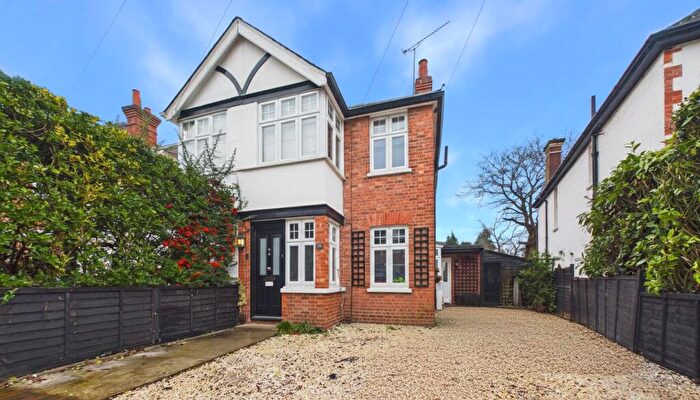 3 Bedroom Semi Detached House For Sale In Gordon Avenue, Camberley, Surrey, GU15