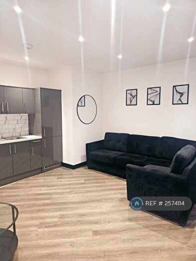 1 Bedroom Flat To Rent In Sun Inn, Bingley, BD16