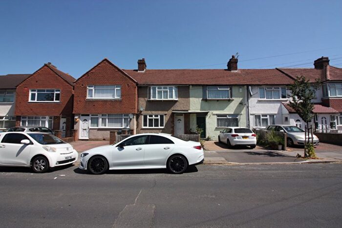 3 Bedroom Terraced House To Rent In Rochford Way, Croydon, CR0