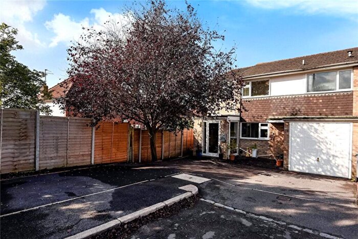 3 Bedroom End Of Terrace House To Rent In Corinne Close, Reading, Berkshire, RG2