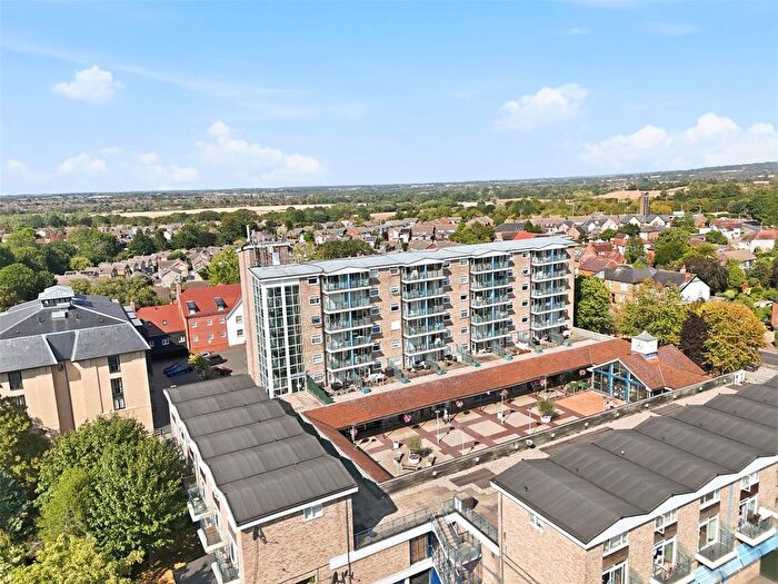 1 Bedroom Flat For Sale In The Vineyards, Great Baddow, Chelmsford, Essex, CM2