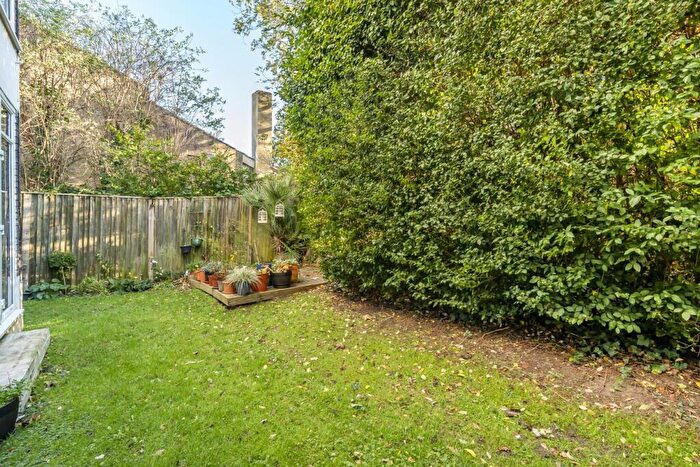 2 Bedroom Flat For Sale In Inglemere Road, Forest Hill, SE23