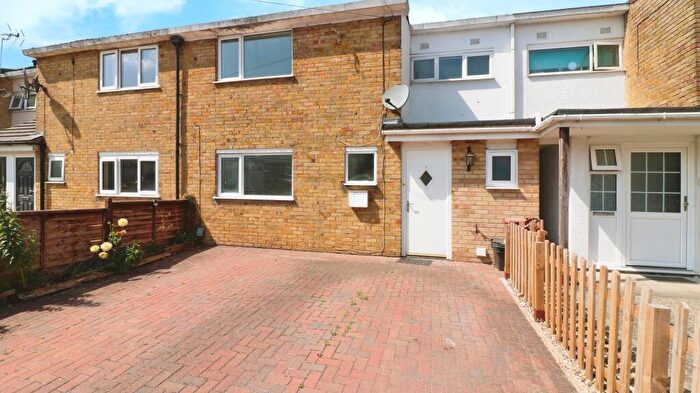 3 Bedroom Terraced House To Rent In Leaves Spring, Stevenage, SG2