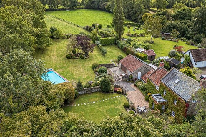 5 Bedroom Character Property For Sale In Plud Street, Wedmore, BS28