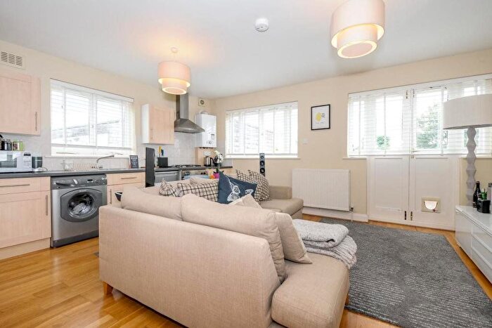 1 Bedroom Flat For Sale In Lyham Road, Brixton, London, SW2