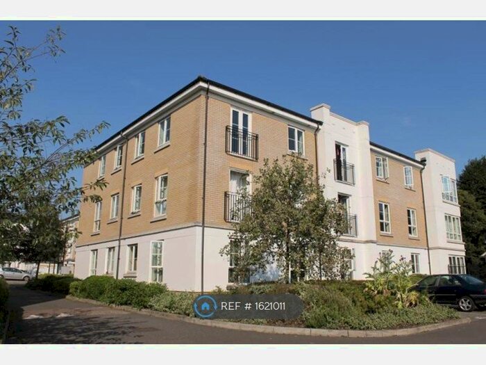 2 Bedroom Flat To Rent In Tudor Way, Knaphill, Woking, GU21