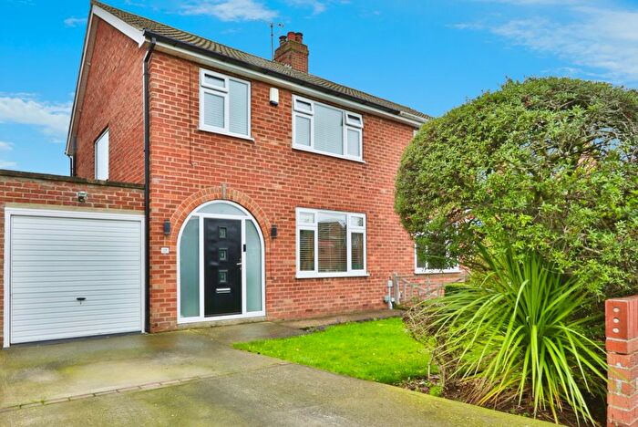 3 Bedroom Semi Detached House For Sale In The Mount, Driffield, YO25