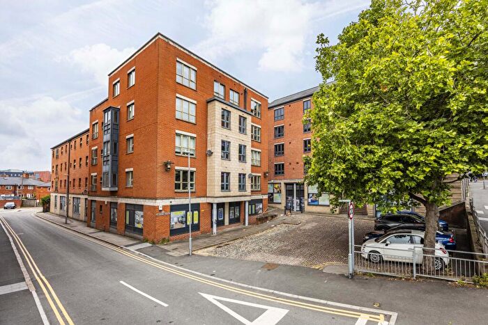 2 Bedroom Flat To Rent In Chardlace Walk, Nottingham, Nottinghamshire, NG1