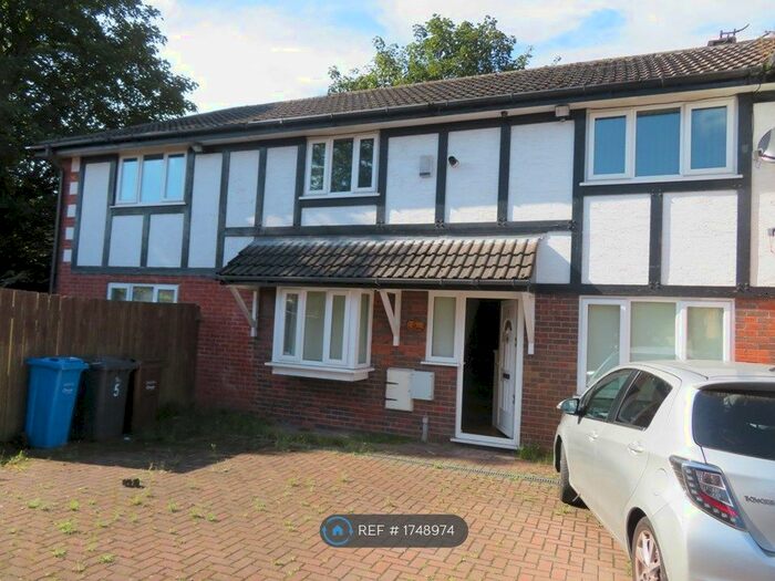 4 Bedroom Semi-Detached House To Rent In Aegean Gardens, Salford, M7