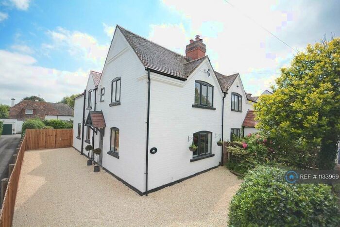 4 Bedroom Semi-Detached House To Rent In Hallfields, Edwalton, Nottingham, NG12