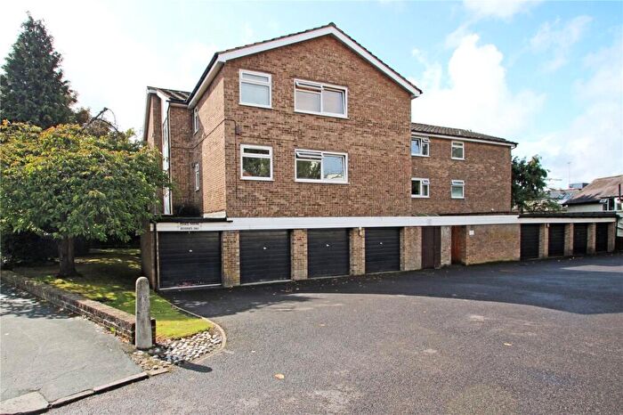 Studio To Rent In Weybridge, Surrey, KT13