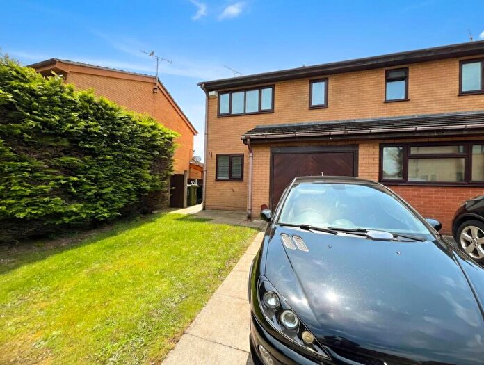 3 Bedroom Semi-Detached House For Sale In Roft Close, Gwersyllt, Wrexham, LL11