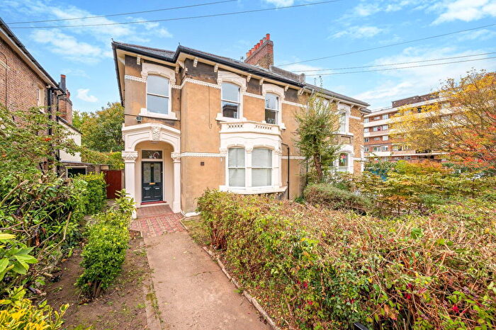 3 Bedroom Flat For Sale In Glensdale Road, London, SE4