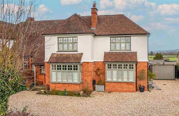 4 Bedroom Semi Detached House For Sale In Evesham Road, Broadway, Worcestershire, WR12