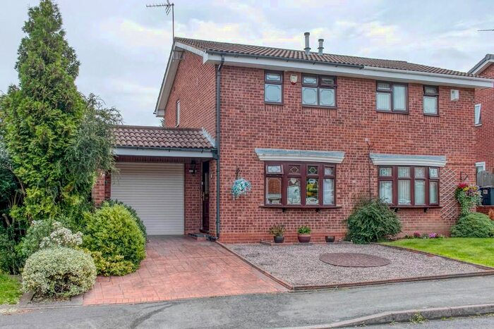 2 Bedroom Property To Rent In Cookes Croft, Northfield, Birmingham, B31