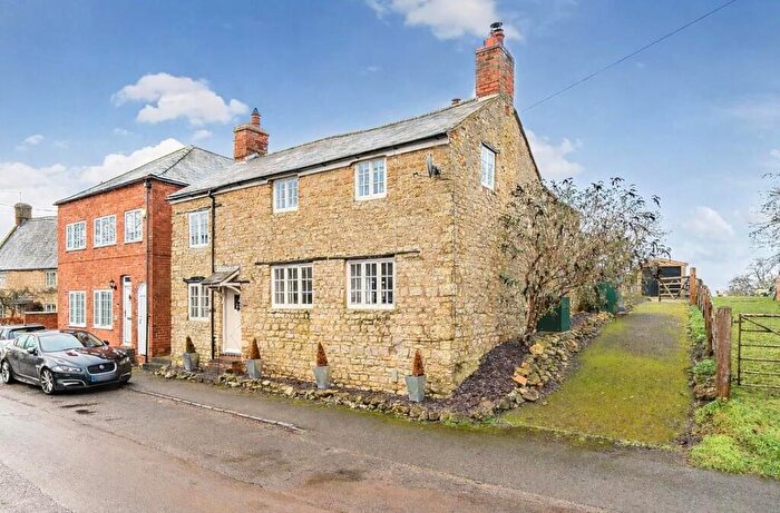4 Bedroom Cottage For Sale In Caldecote, NN12