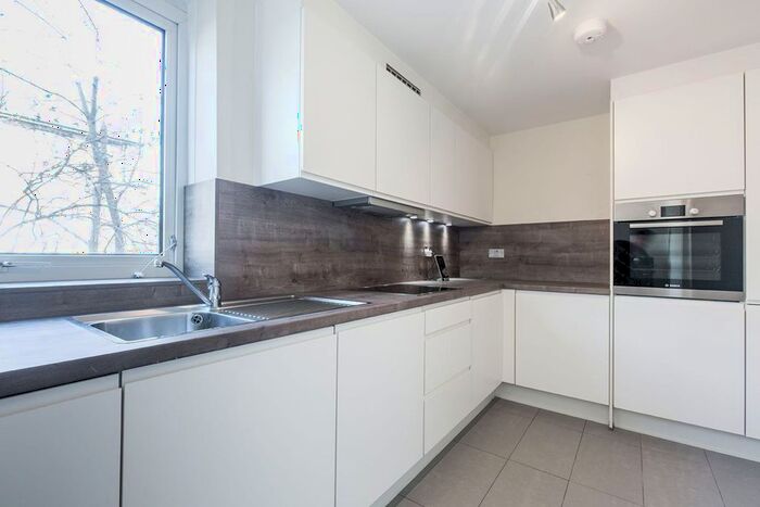2 Bedroom Flat To Rent In Denmark Road, London, SE5