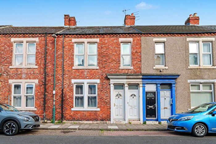3 Bedroom Flat For Sale In Eglesfield Road, South Shields, Tyne And Wear, NE33