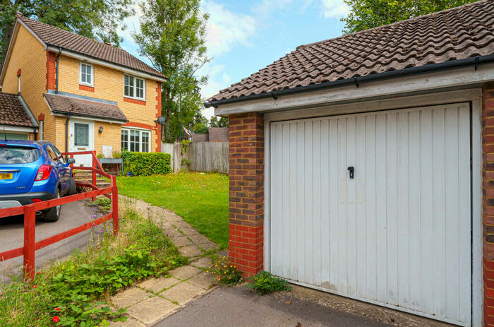 3 Bedroom Detached House For Sale In Booker Place, High Wycombe, HP12