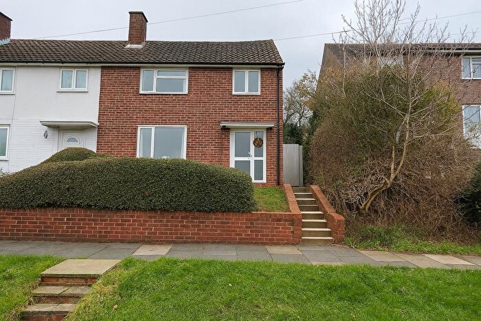 4 Bedroom Semi Detached House For Sale In Thompson Road, Brighton, BN1