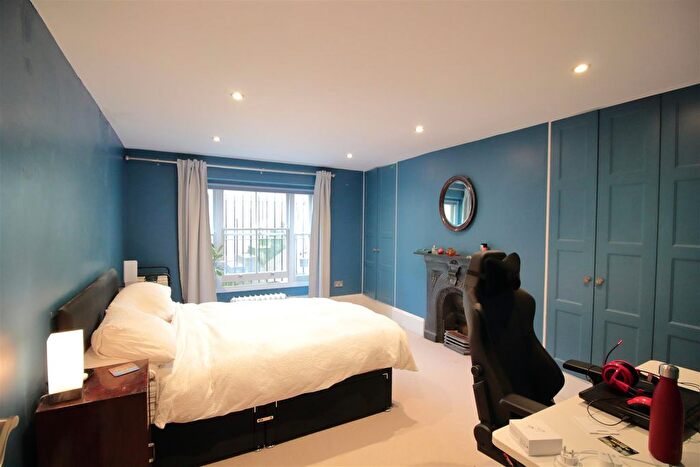 1 Bedroom Flat To Rent In Brixton Road, Brixton, SW9