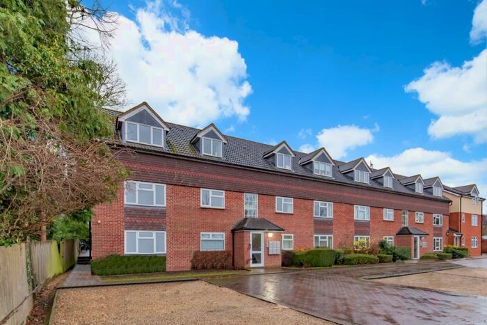 2 Bedroom Apartment To Rent In Larch Close Oxford, OX2