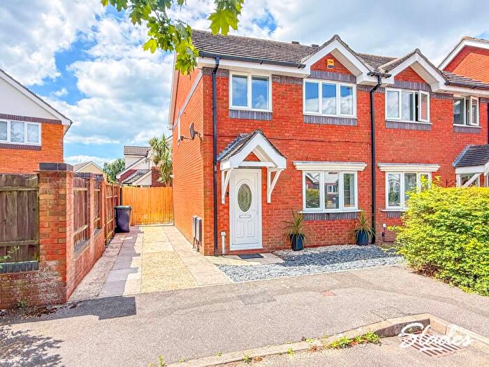 3 Bedroom Semi-Detached House To Rent In Wolfe Close, Mudeford, Christchurch, BH23