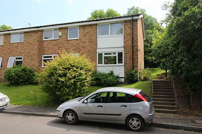 2 Bedroom Flat To Rent In Paddock Close, Dartford, Kent, DA4