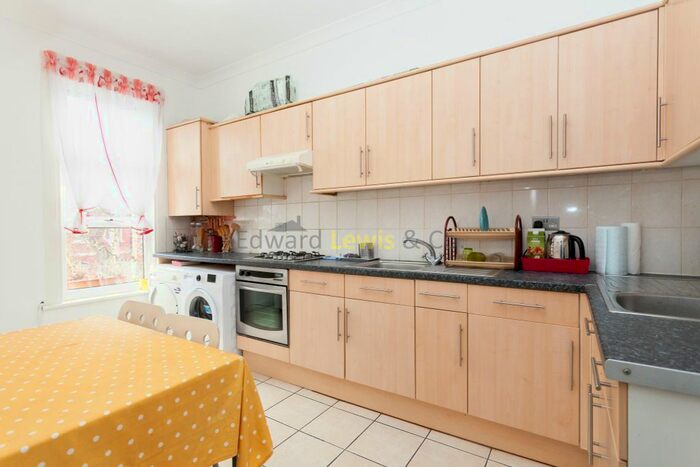 2 Bedroom Flat To Rent In Northfield Road, London, N16