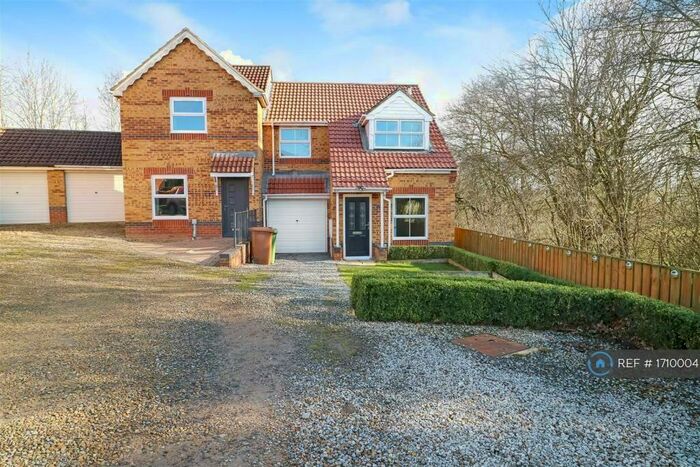 3 Bedroom Semi-Detached House To Rent In Kestrel Court, Newton Aycliffe, DL5