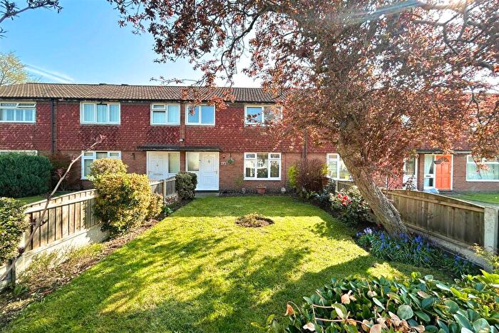 3 Bedroom Terraced House For Sale In Sandbach Road, Sale, M33