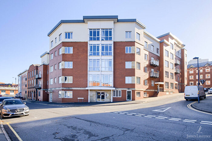 2 Bedroom Apartment To Rent In Qube, Townsend Way, Birmingham, B1