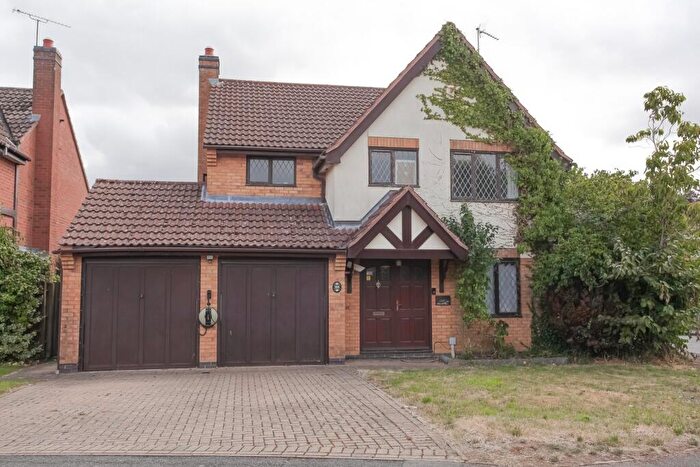 4 Bedroom Detached House For Sale In Winchester Close, Banbury, Oxfordshire, OX16