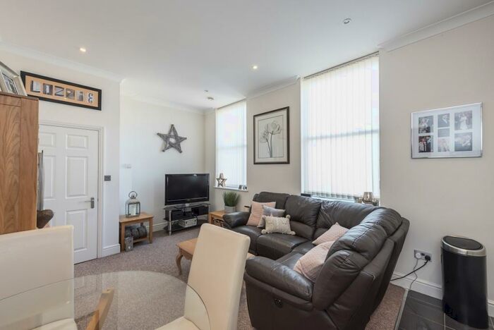 2 Bedroom Apartment To Rent In St. Peters Street St. Albans, AL1