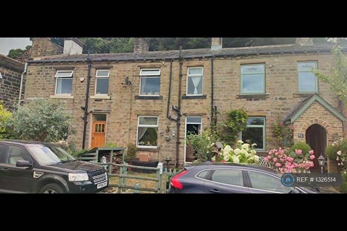 2 Bedroom Terraced House To Rent In Luddendenfoot, Halifax, HX2