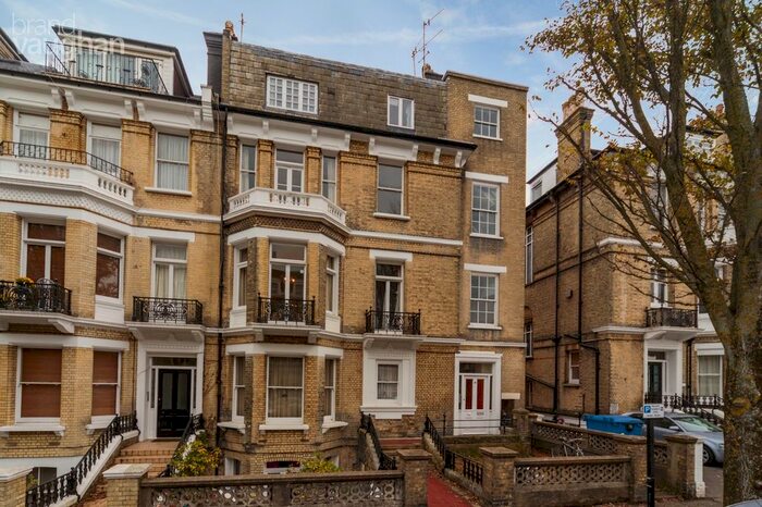 3 Bedroom Flat To Rent In First Avenue, Hove, East Sussex, BN3