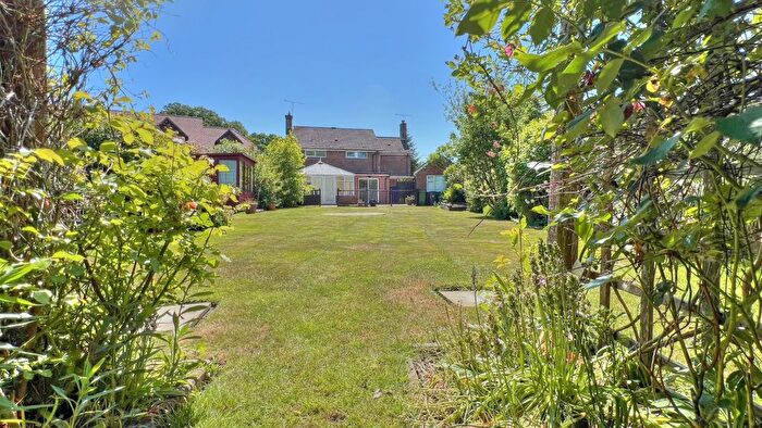 4 Bedroom Detached House For Sale In Steep Marsh, Petersfield, Hampshire, GU32