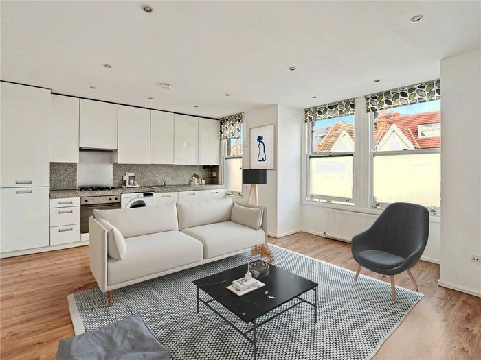 2 Bedroom Flat To Rent In Pretoria Road, London, SW16