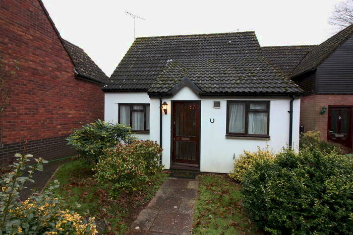 2 Bedroom Chalet House To Rent In Longmeadow, Broadclyst, Exeter, EX5