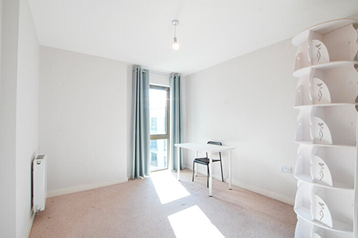 2 Bedroom Flat To Rent In Hope Quay, Wapping Wharf, BS1