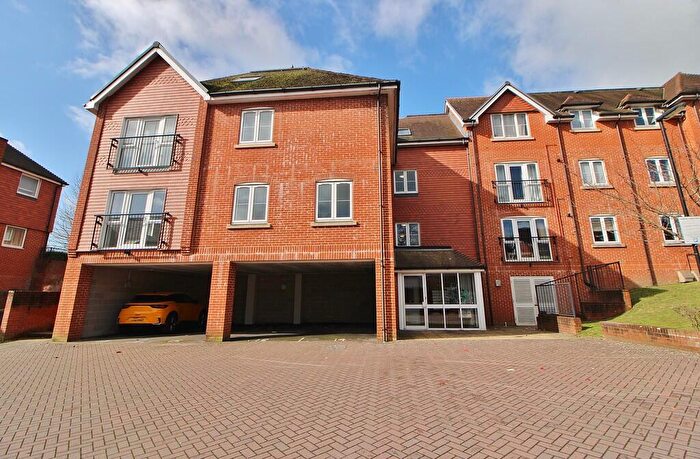 2 Bedroom Apartment For Sale In Oasthouse Drive, Horndean, PO8